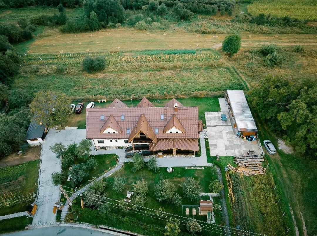 Hotel Nut House Retezat Nucsoara  Esterno foto